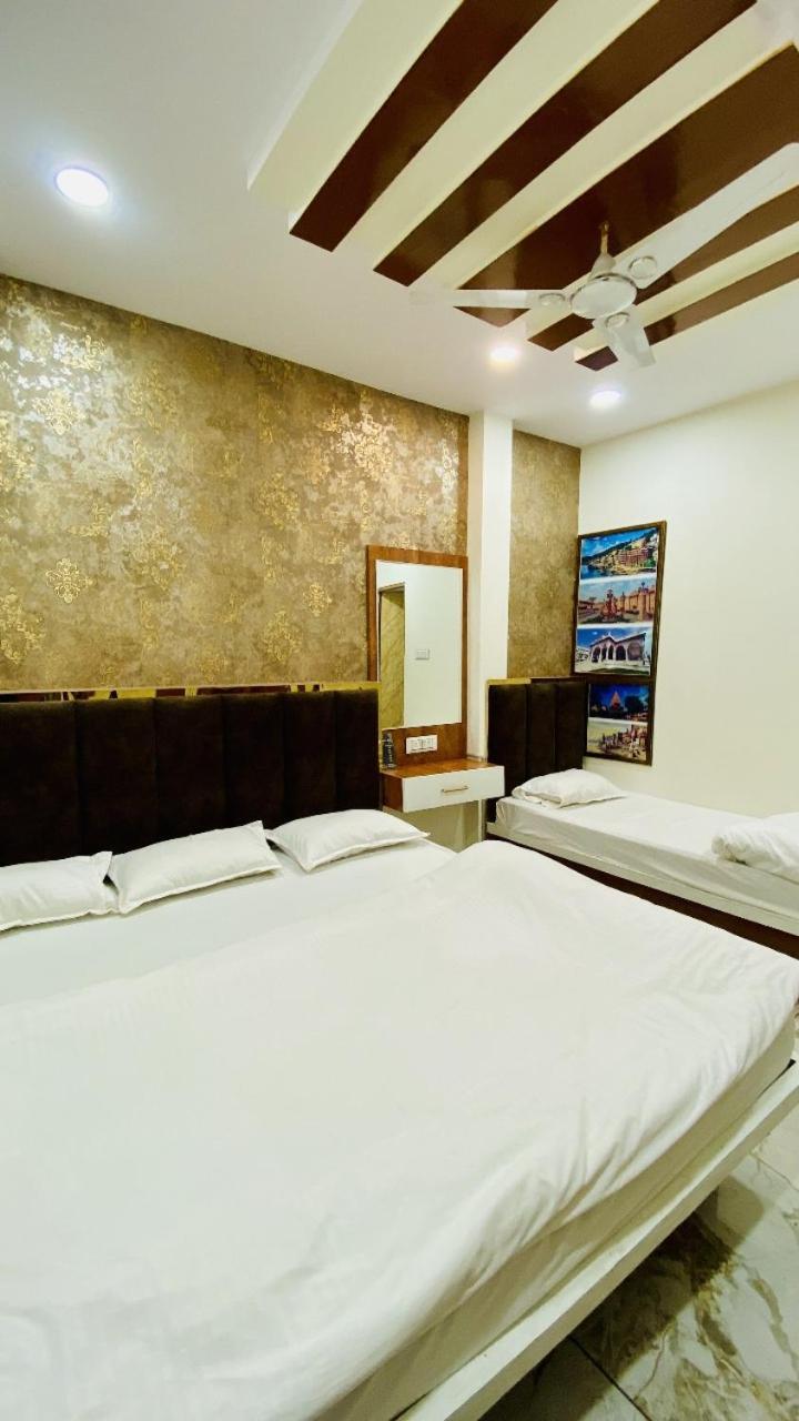 Hotel Malay Inn Ujjain Esterno foto