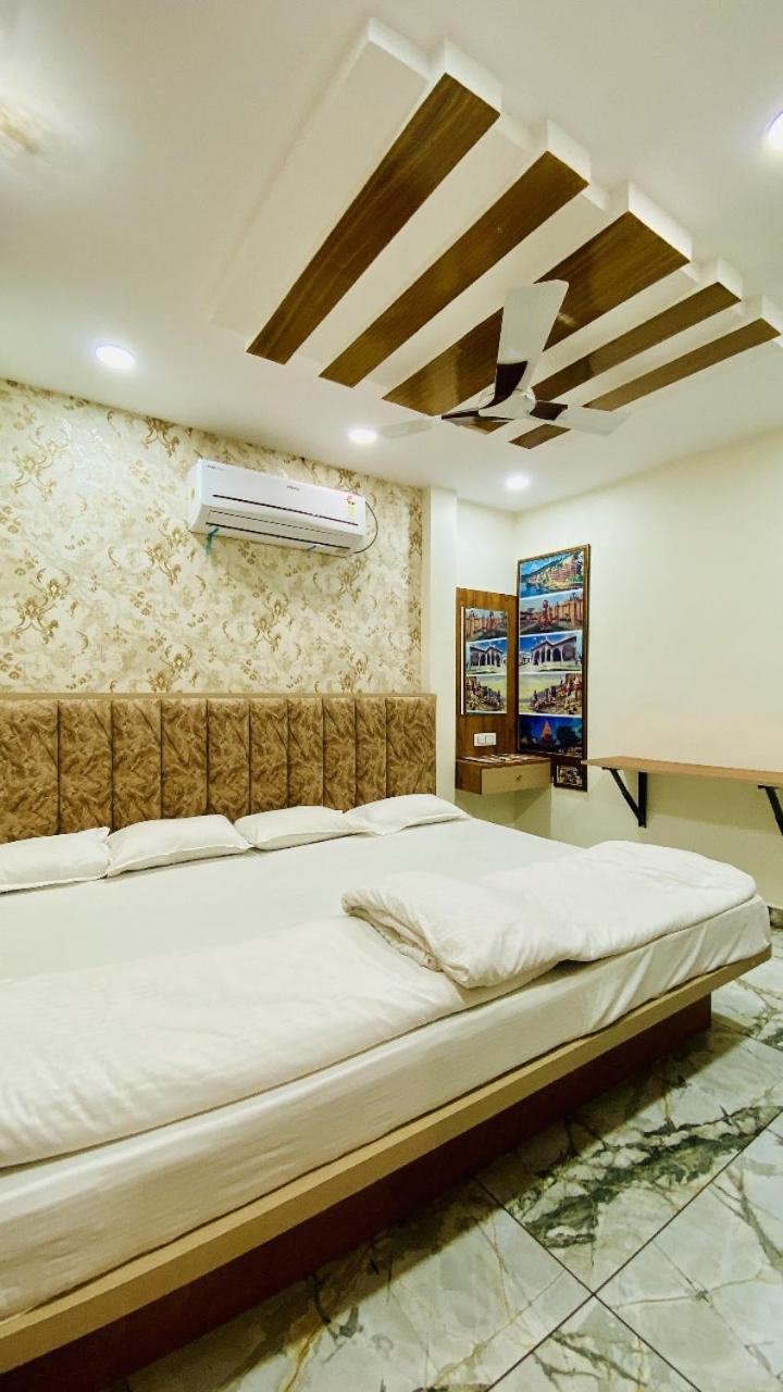 Hotel Malay Inn Ujjain Esterno foto