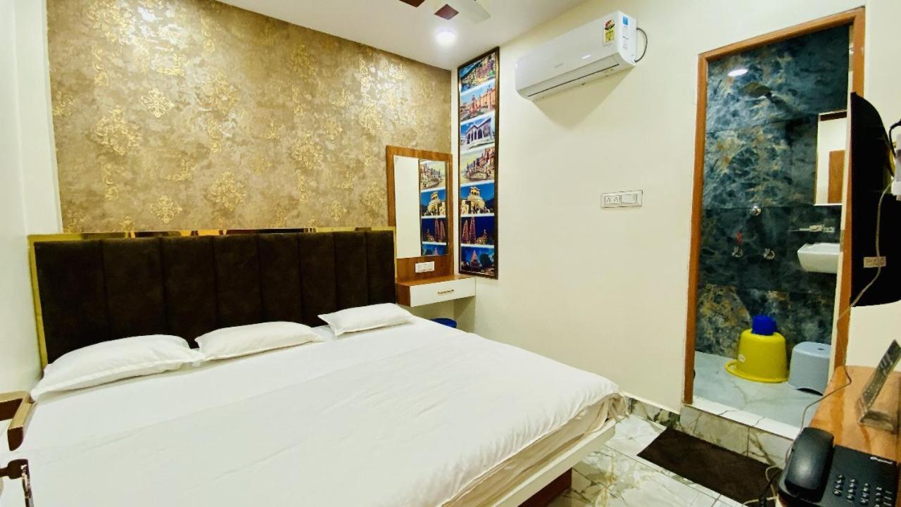 Hotel Malay Inn Ujjain Esterno foto