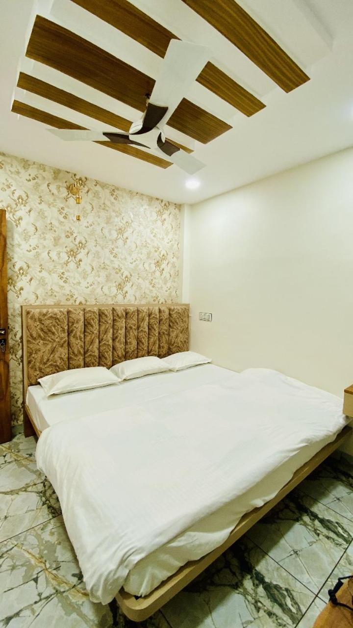 Hotel Malay Inn Ujjain Esterno foto