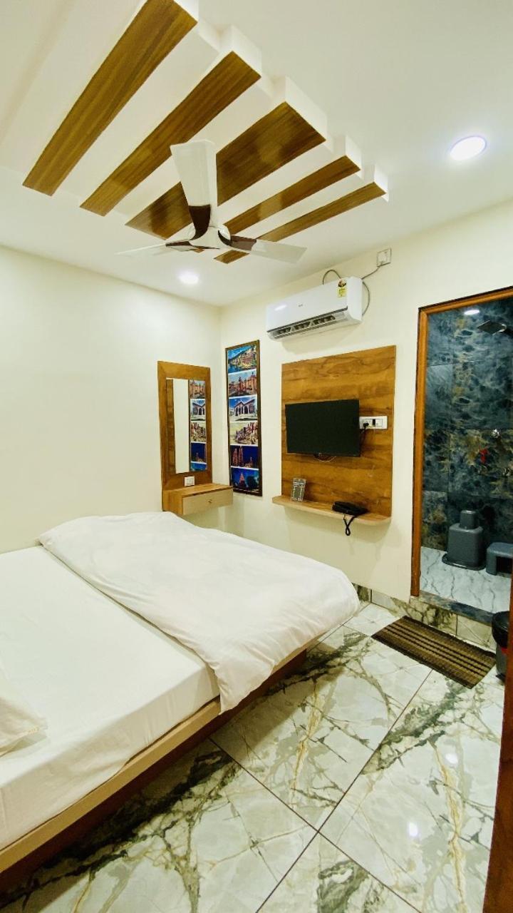 Hotel Malay Inn Ujjain Esterno foto