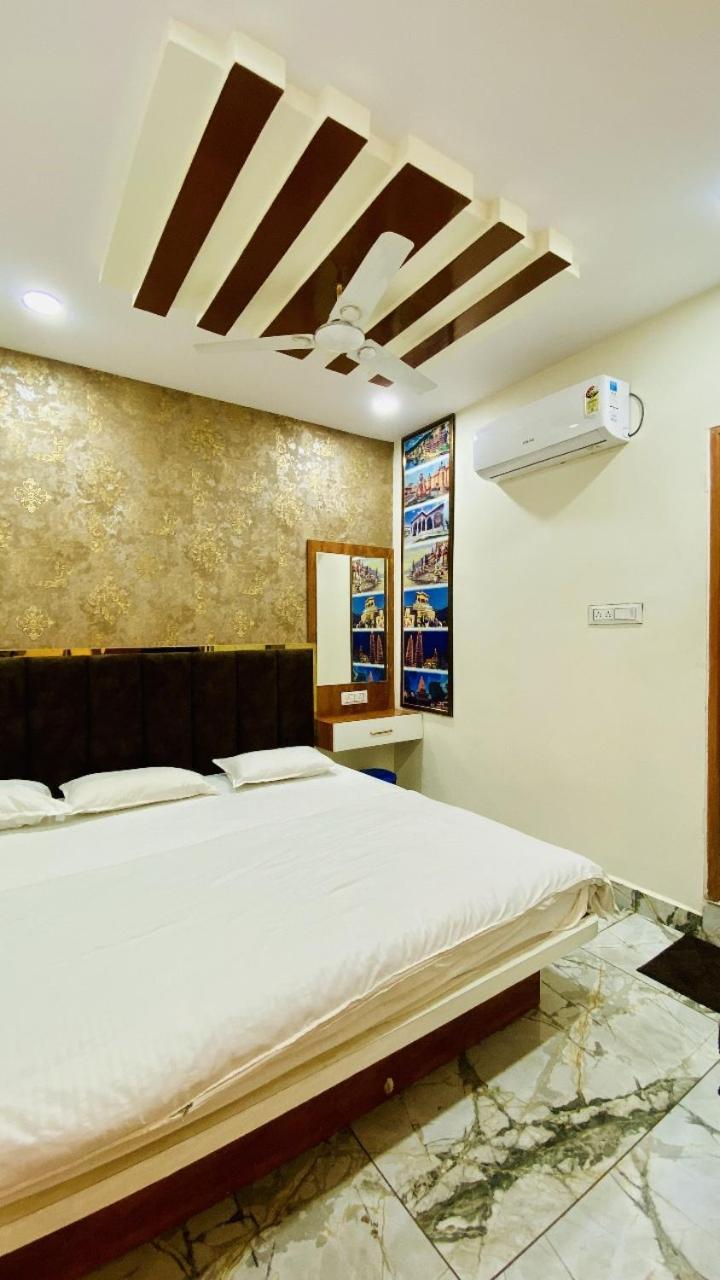 Hotel Malay Inn Ujjain Esterno foto