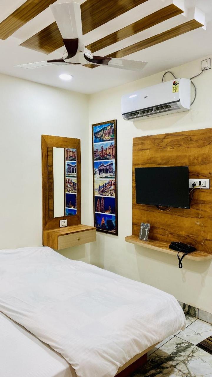 Hotel Malay Inn Ujjain Esterno foto