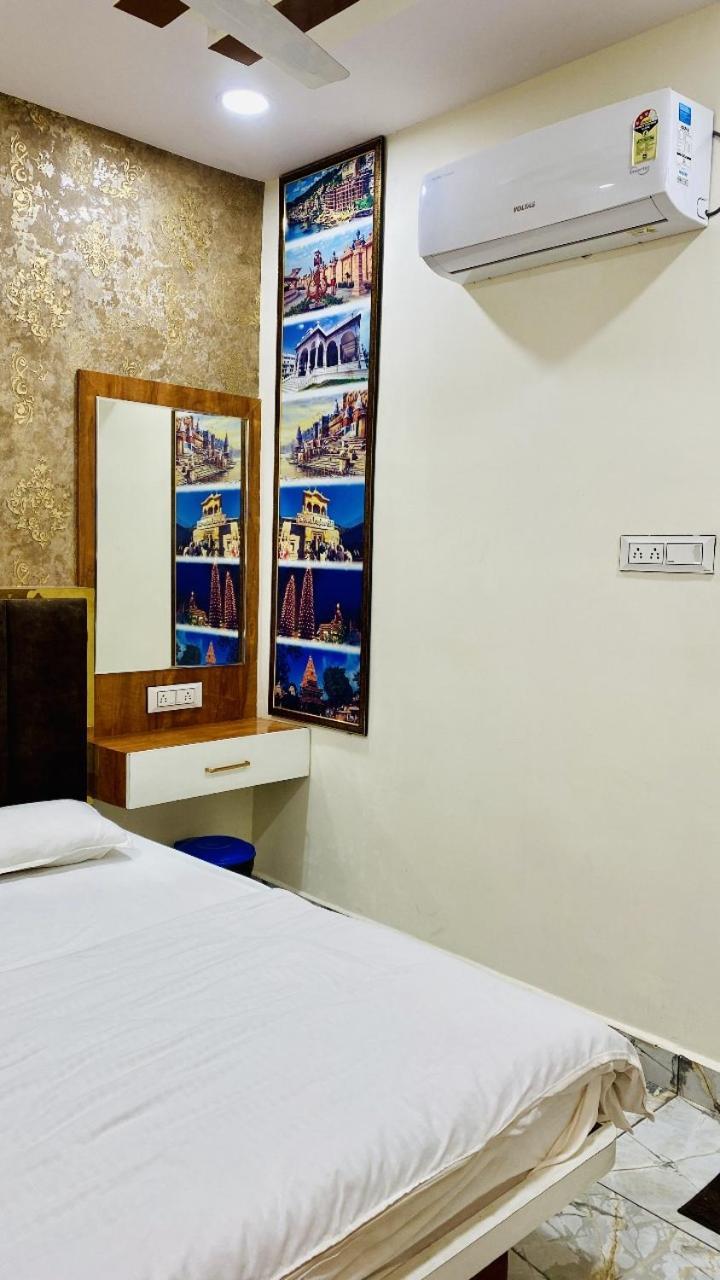 Hotel Malay Inn Ujjain Esterno foto