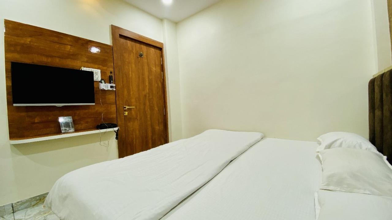 Hotel Malay Inn Ujjain Esterno foto