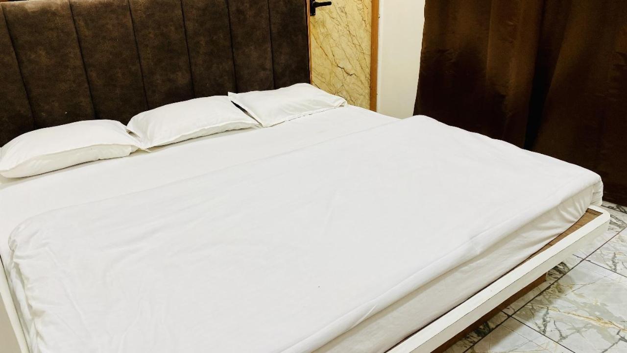 Hotel Malay Inn Ujjain Esterno foto