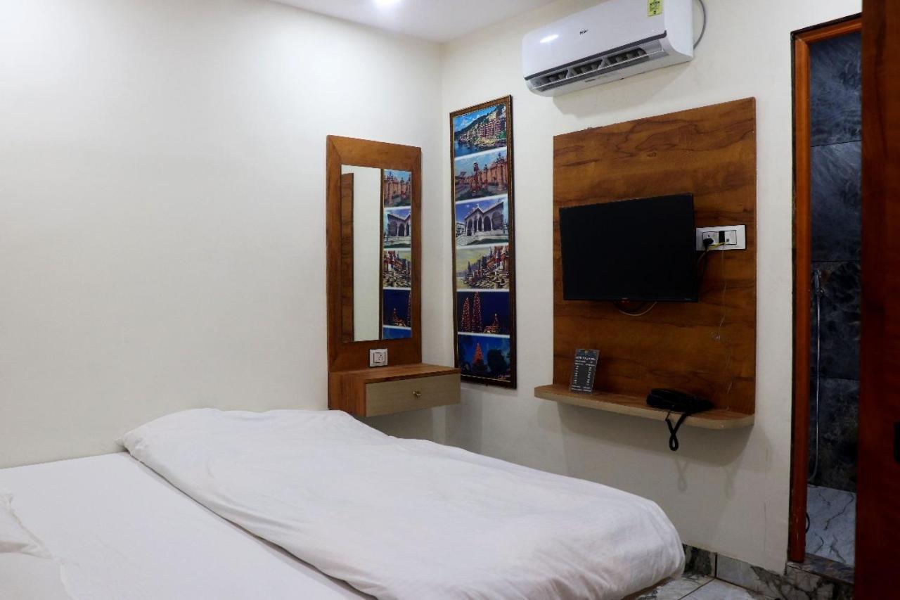 Hotel Malay Inn Ujjain Esterno foto