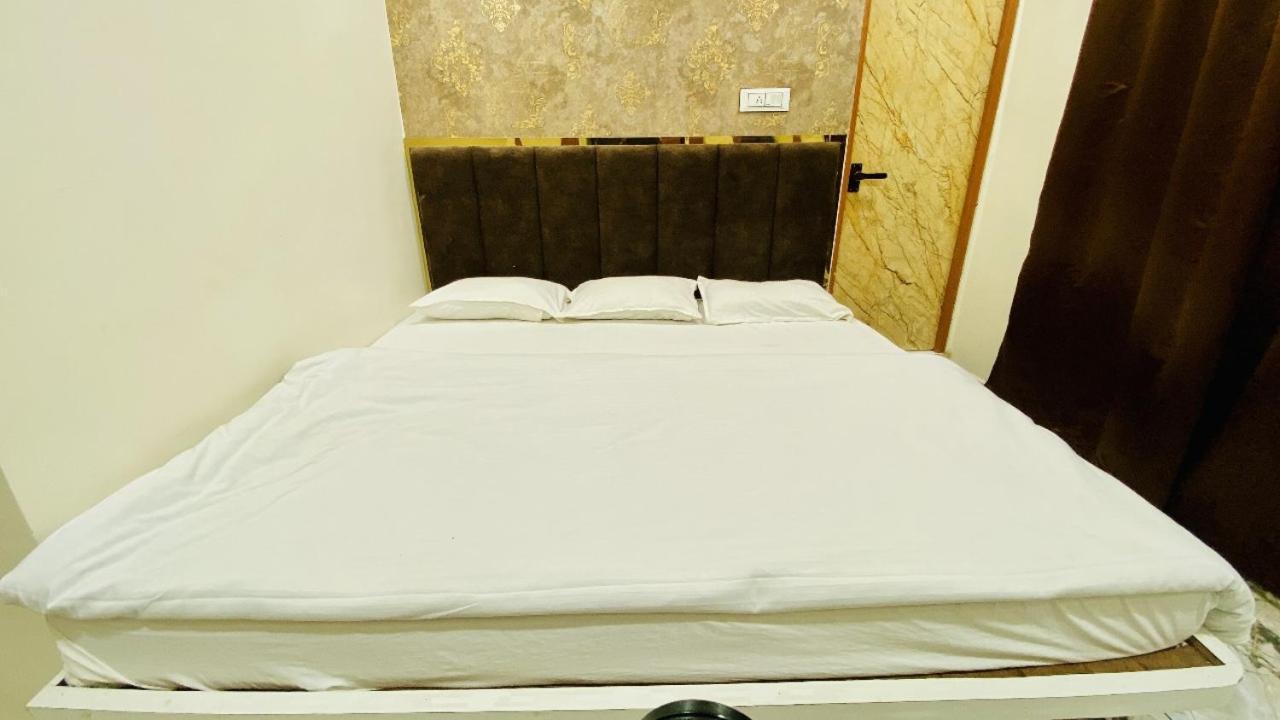 Hotel Malay Inn Ujjain Esterno foto