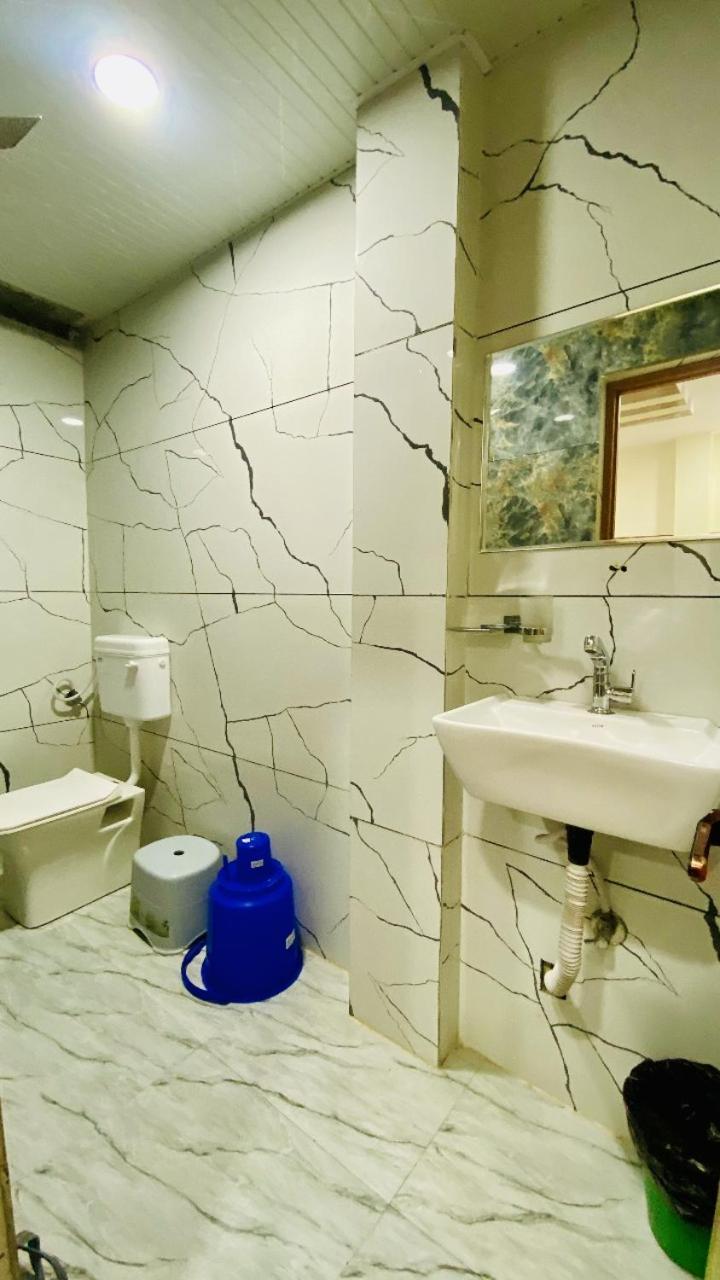 Hotel Malay Inn Ujjain Esterno foto