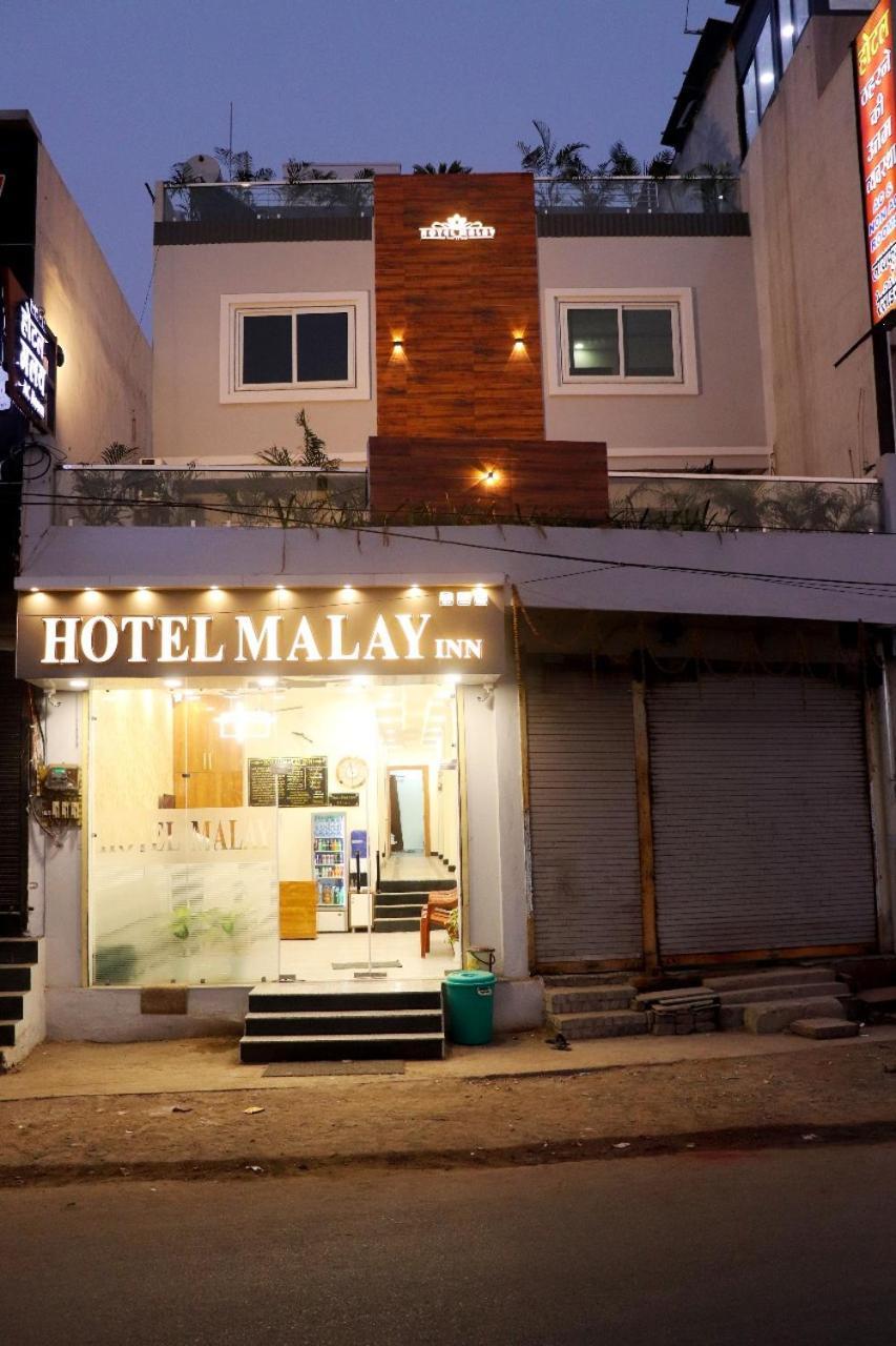 Hotel Malay Inn Ujjain Esterno foto
